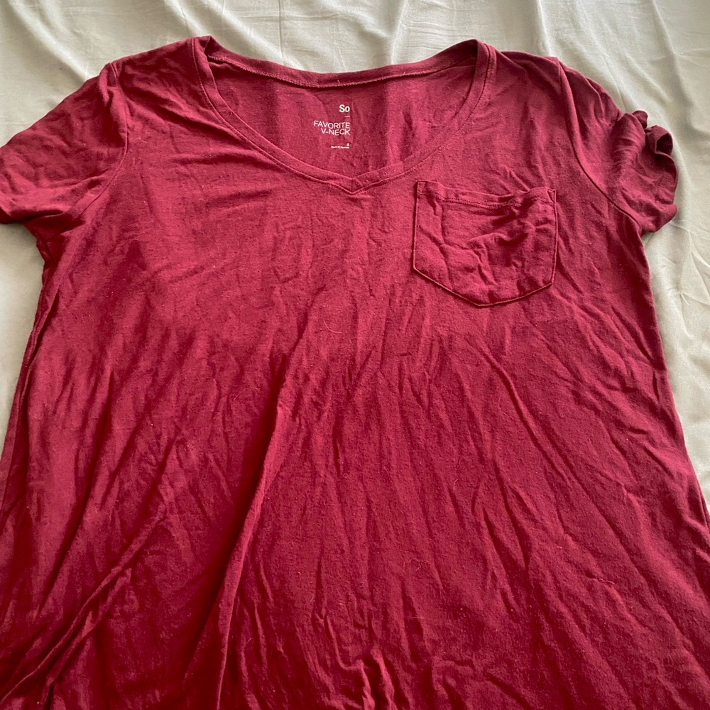 V neck T-Shirt in red size small